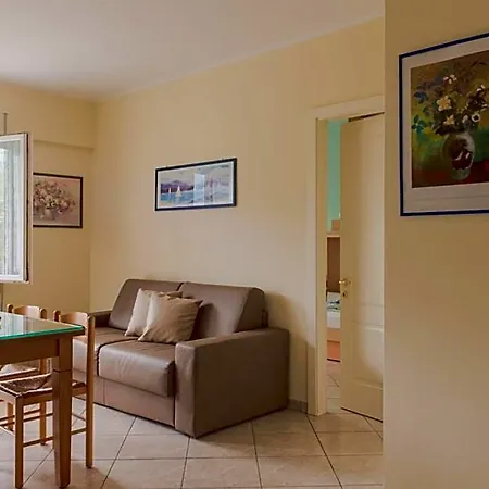 Lejlighedshotel Terry Tremosine