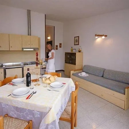 Aparthotel Terry Tremosine